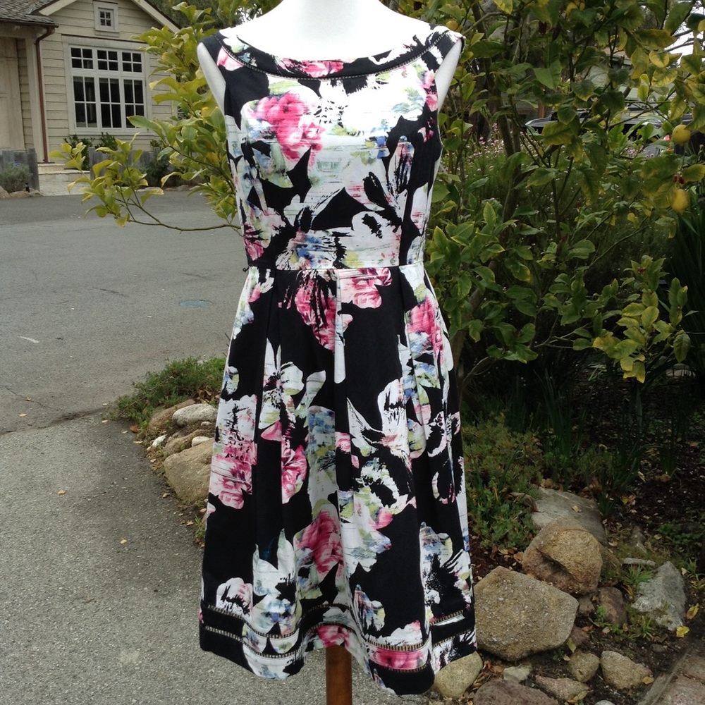 White House Black Market Floral Fit & Flare Dress